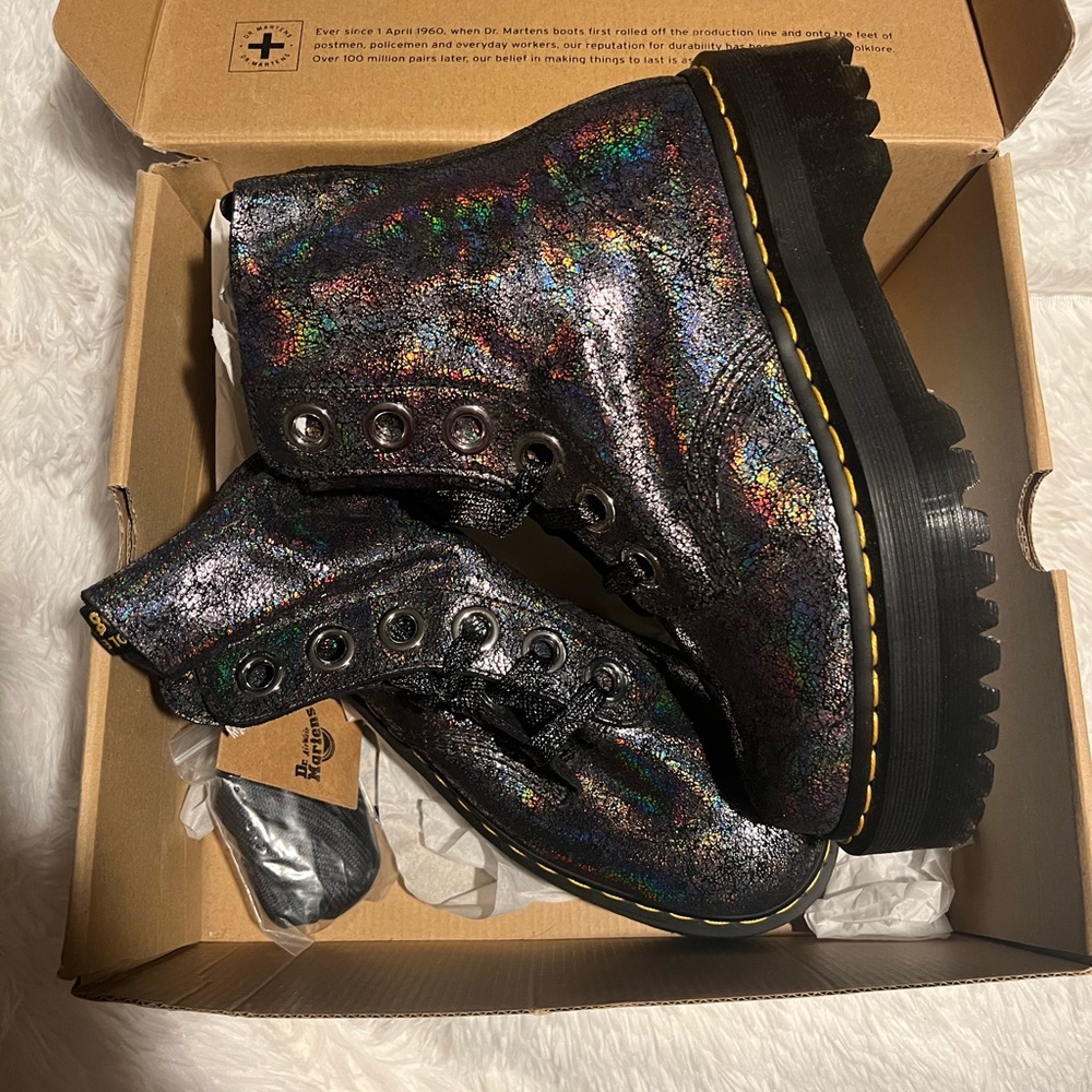 Dr. Martens - Molly Iridescent Crackle